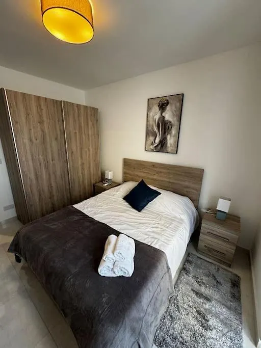 Starlight 2 Bedroom Apt In Gzira Malta